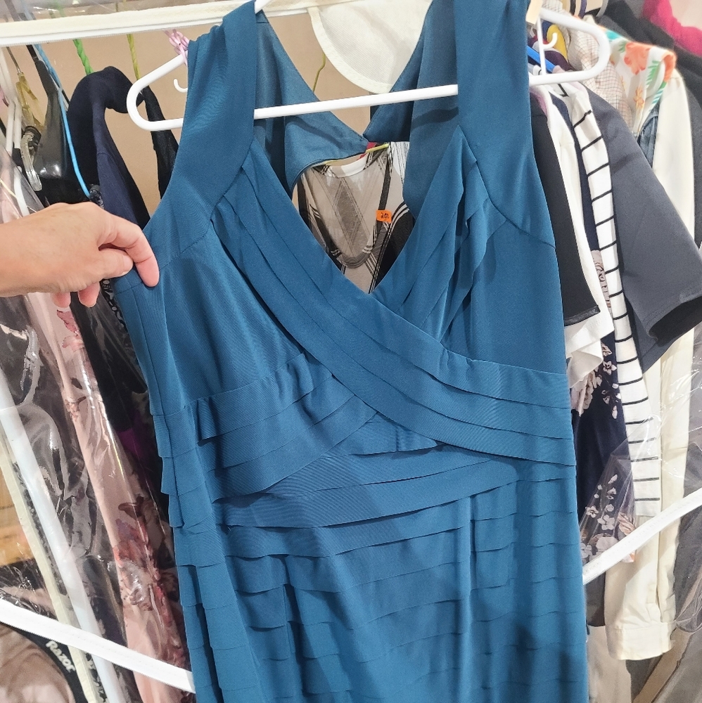 Jones Wear formal dress